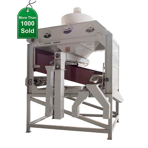 Pre cleaner machine for efficient grain cleaning and impurity removal.